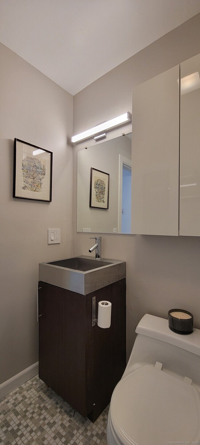 Building Photo - 125 Washington St