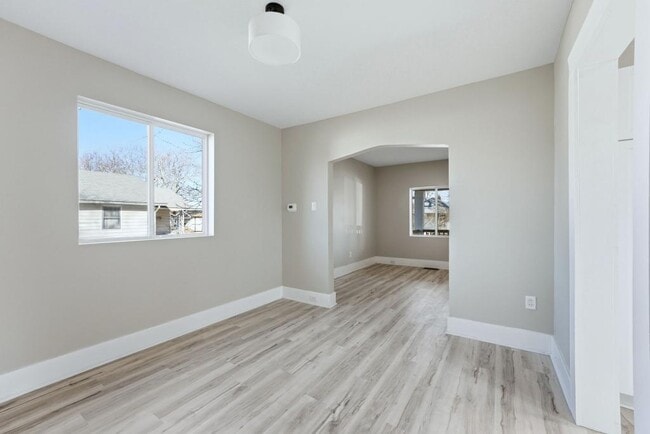 Building Photo - 2221 Eby Ave