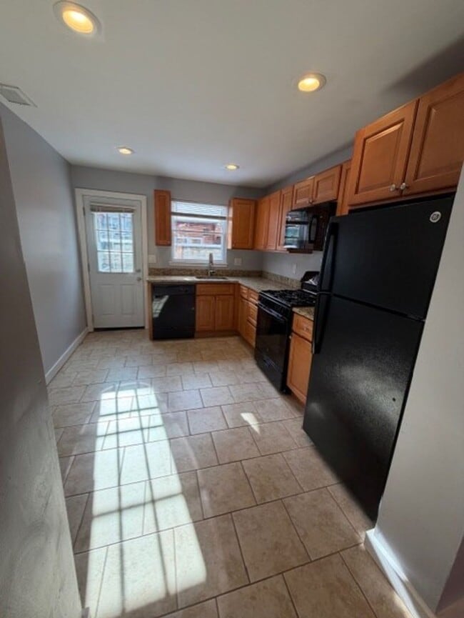 Building Photo - Beauty in LOMO