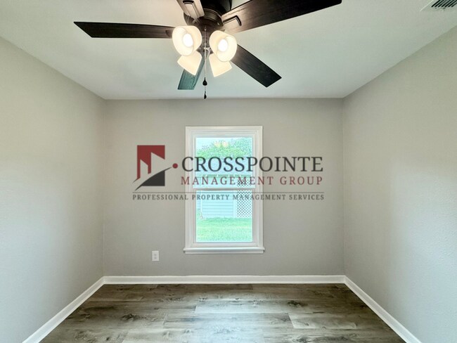 Building Photo - Newly Renovated 3 Bedroom 1 Bathroom Home!