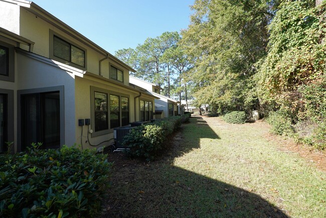 Building Photo - Updated Townhome in Bluewater Bay