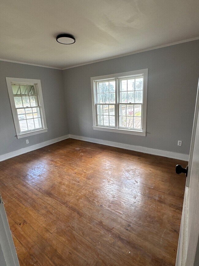 Building Photo - 505 Margin St