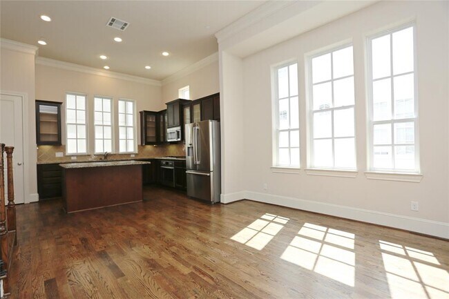 Building Photo - 3216 McKinney St