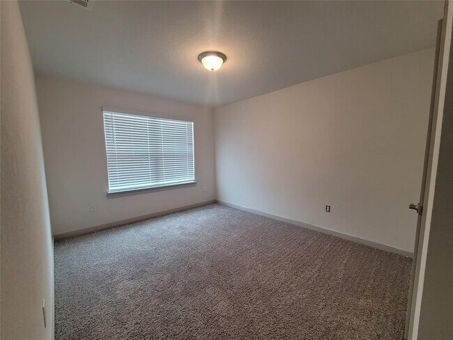 Building Photo - 7701 Lowenfield Dr