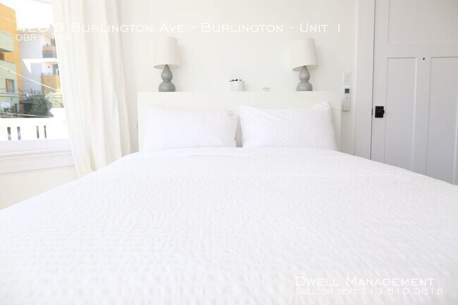 Building Photo - Beautiful Studio Apartment with Kitchenette