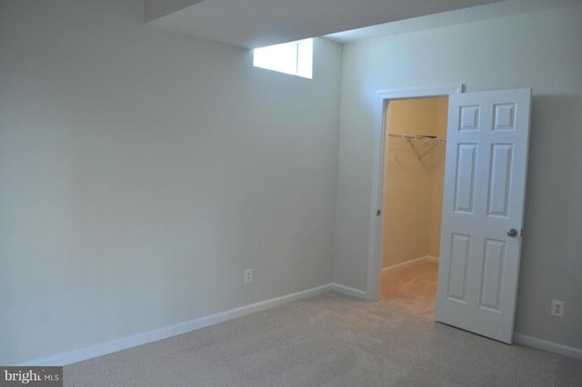 Building Photo - 22639 Tivoli Ln