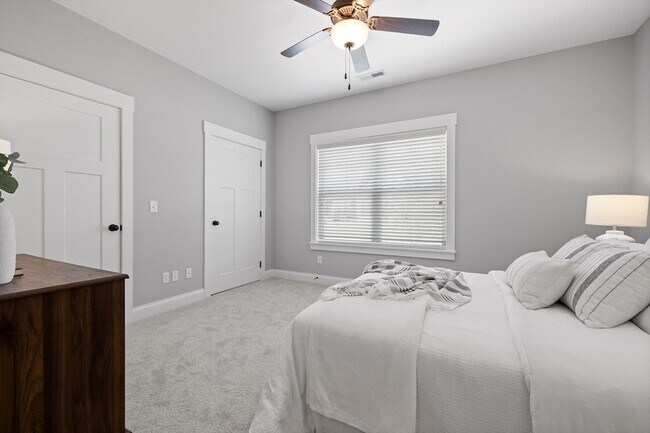 Building Photo - 718 Windrush Loop