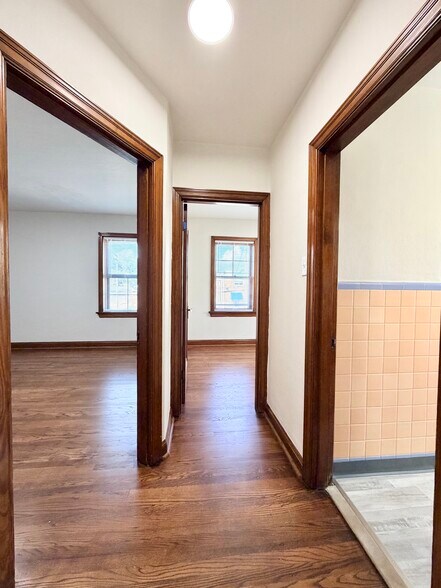 Building Photo - 4734 Locke Ave
