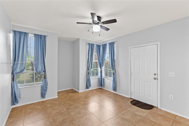 Building Photo - 1309 Belmont Pl