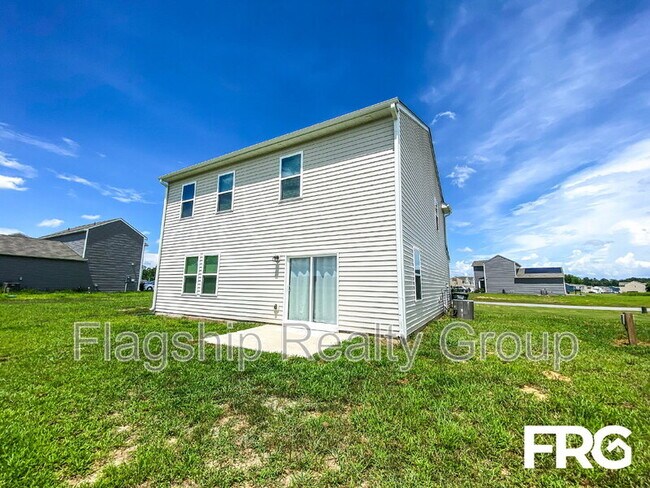 Building Photo - 300 Kenison Way