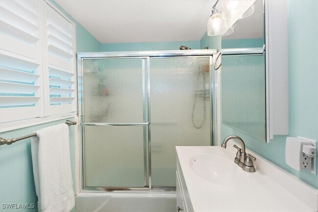 Building Photo - 291A 8th Ave S