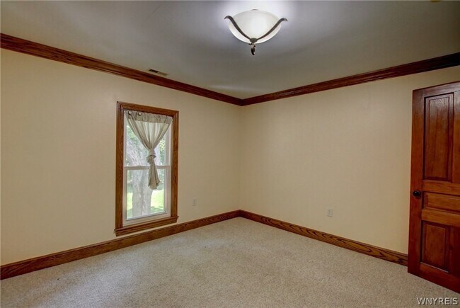 Building Photo - 5880 Draudt Rd