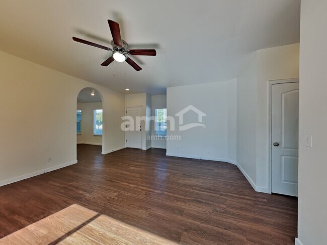 Building Photo - 1405 W Chance Ct