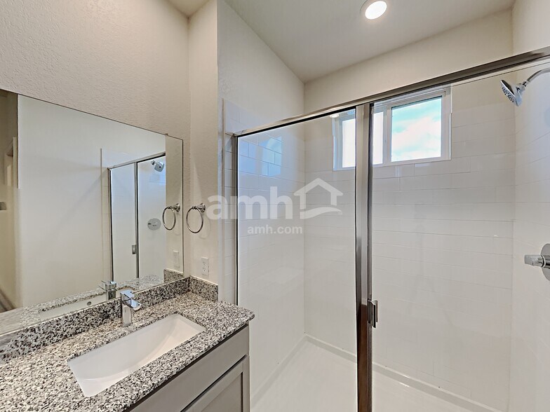 Building Photo - 2709 Wolfcreek