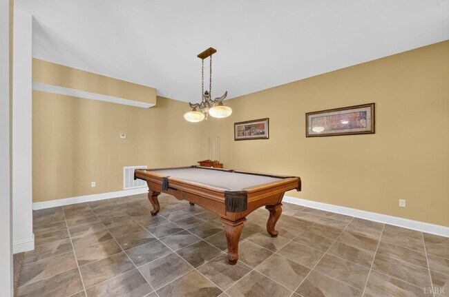 Building Photo - 237 Golf Course Trail
