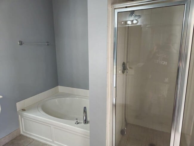 Building Photo - Prime Location & Modern Comfort in Greenacres! 3 Bed 2.5 Bath Townhouse