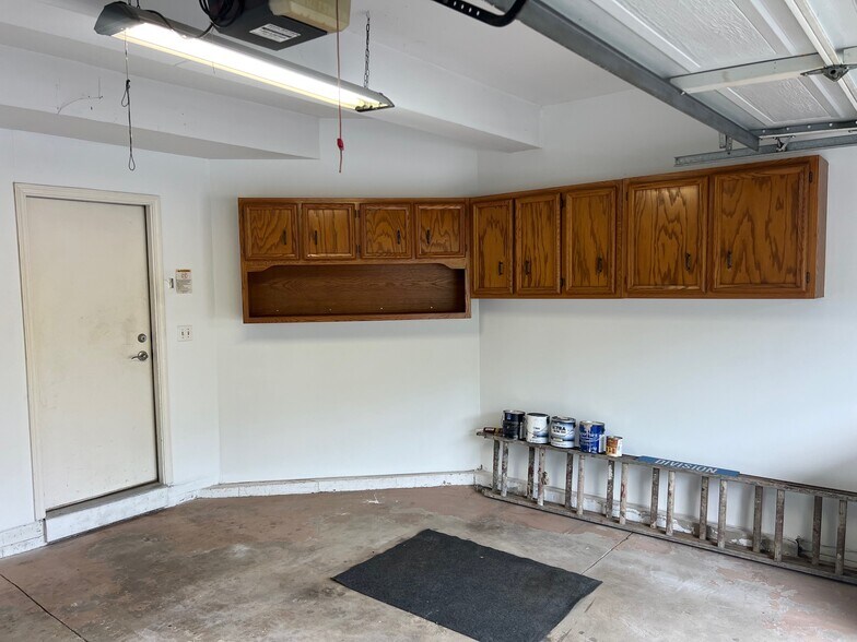 Garage storage - 1452 Division Ct