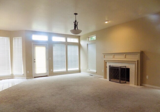 Building Photo - BREATHTAKING 3 Bed/2.5 Bath Home in Yukon!...