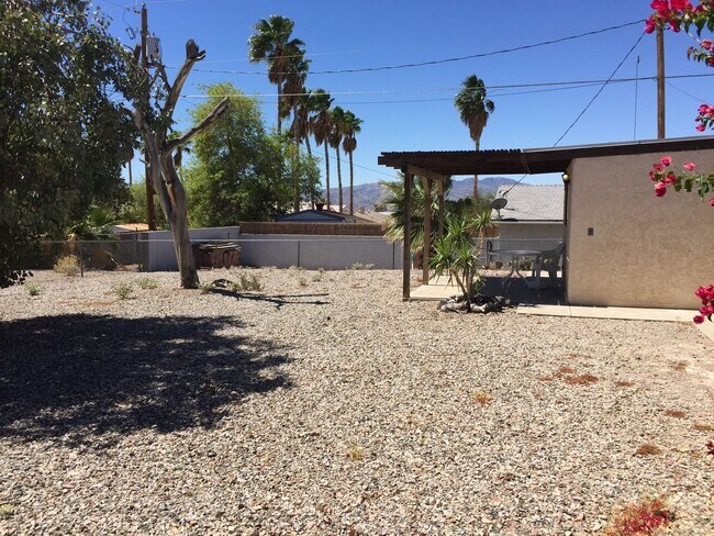 Building Photo - Centrally Located Home with Newer Energy E...