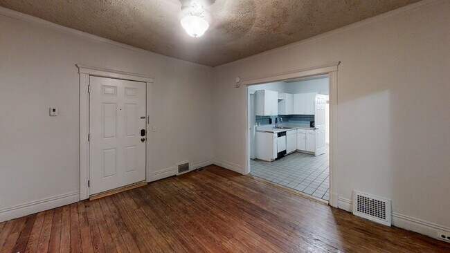 Building Photo - 706 Emmet St
