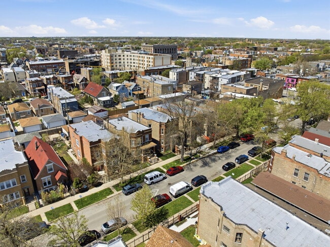 Building Photo - 1526 N Springfield Ave