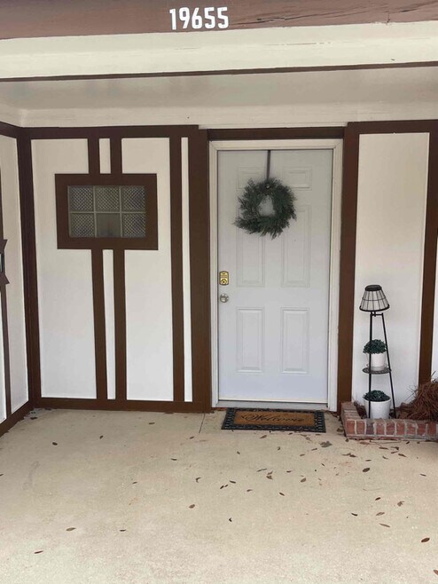 Building Photo - 2890 Parkwood Rd