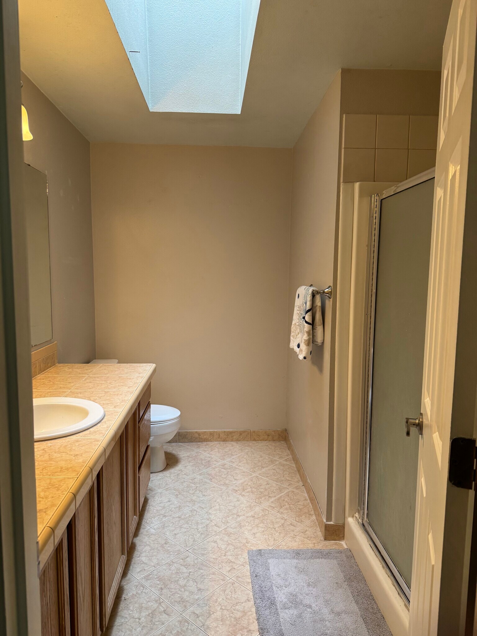 Master bath - 424 S 29th Pl