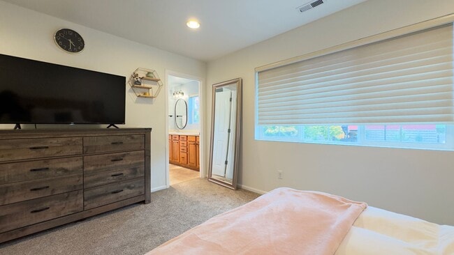 Building Photo - Outdoor Oasis 3 Bedroom Home in Horizon Pointe - Available Jan 1st