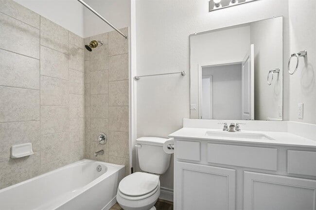 Building Photo - 10213 Forest Grove Dr