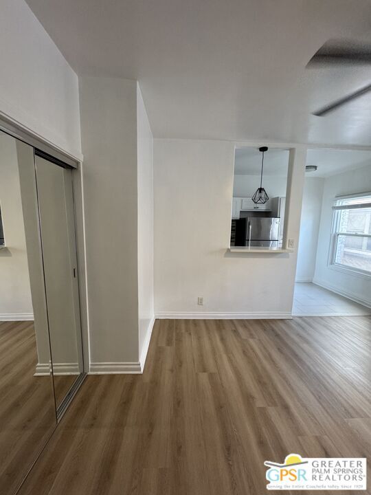 Building Photo - 250 S Kenmore Ave