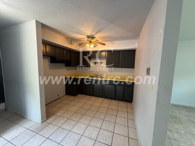 Building Photo - 21 Indiana-