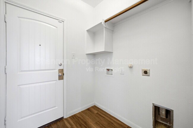 Building Photo - 10322 Urban Oak Trl