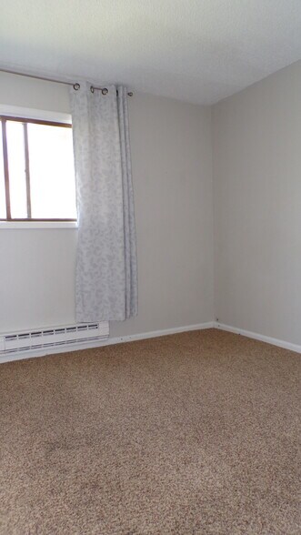 Building Photo - 998 W Beaver Creek Blvd