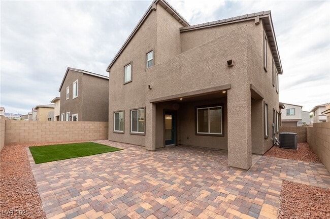 Building Photo - 494 Francesca Crst St