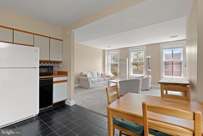 Building Photo - 1435 Bolton St