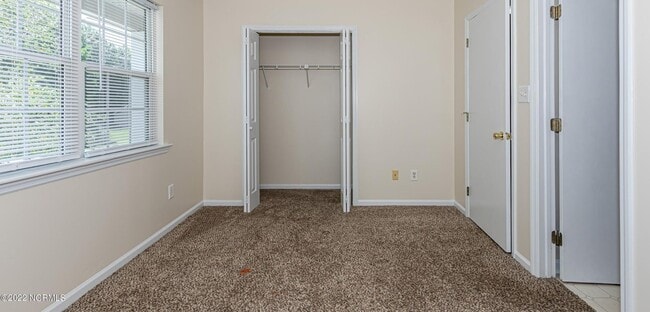 Building Photo - Welcome to Hunter's Creek!