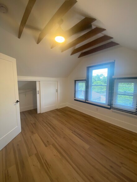 Building Photo - 3409 Fernside Pl