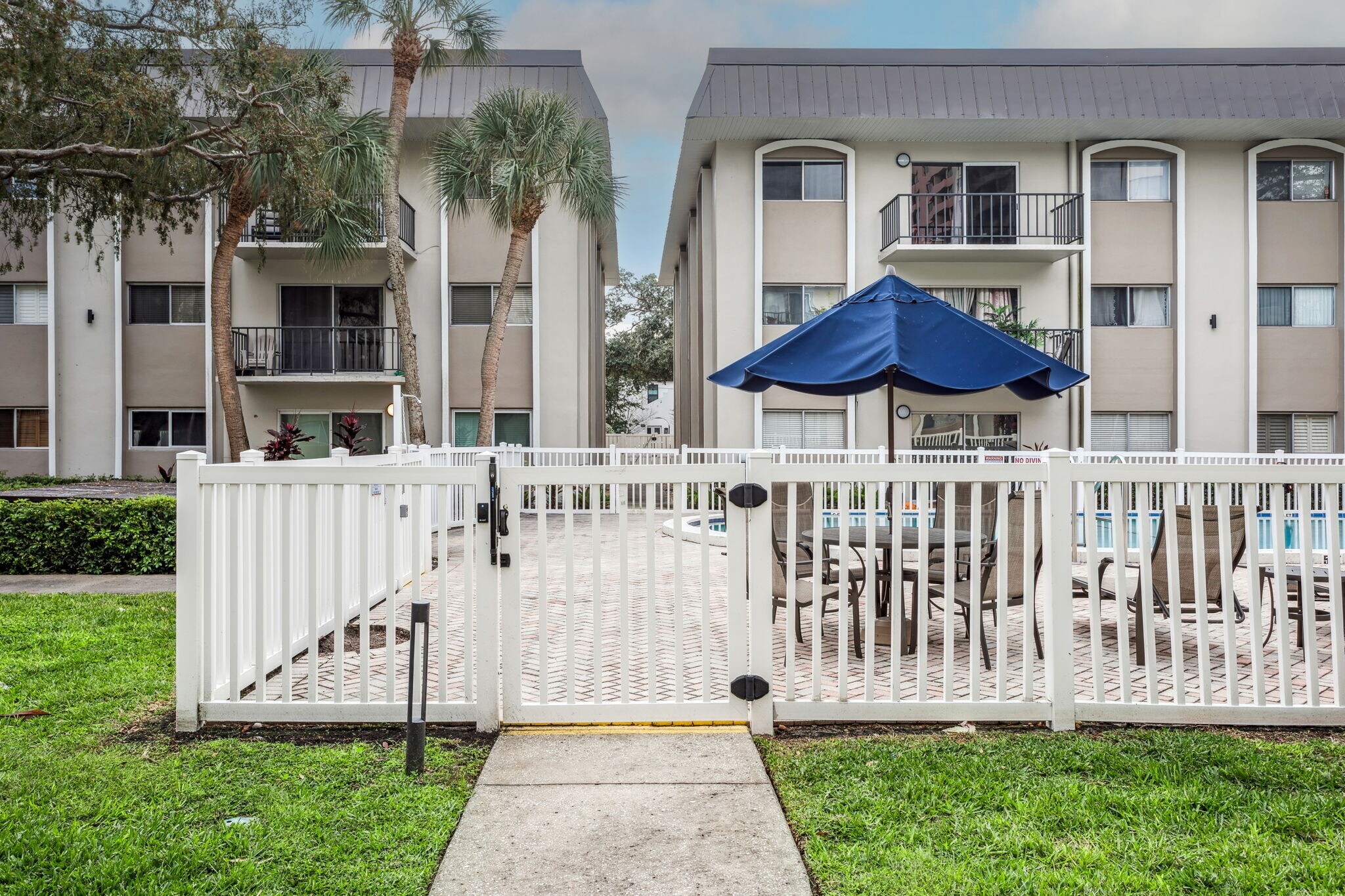 Building Photo - 4606 W Gray St