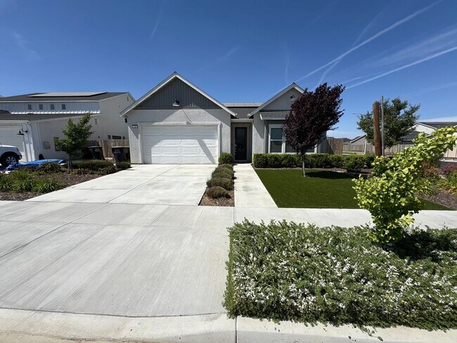 Primary Photo - Lennar Home with Solar Available now for m...