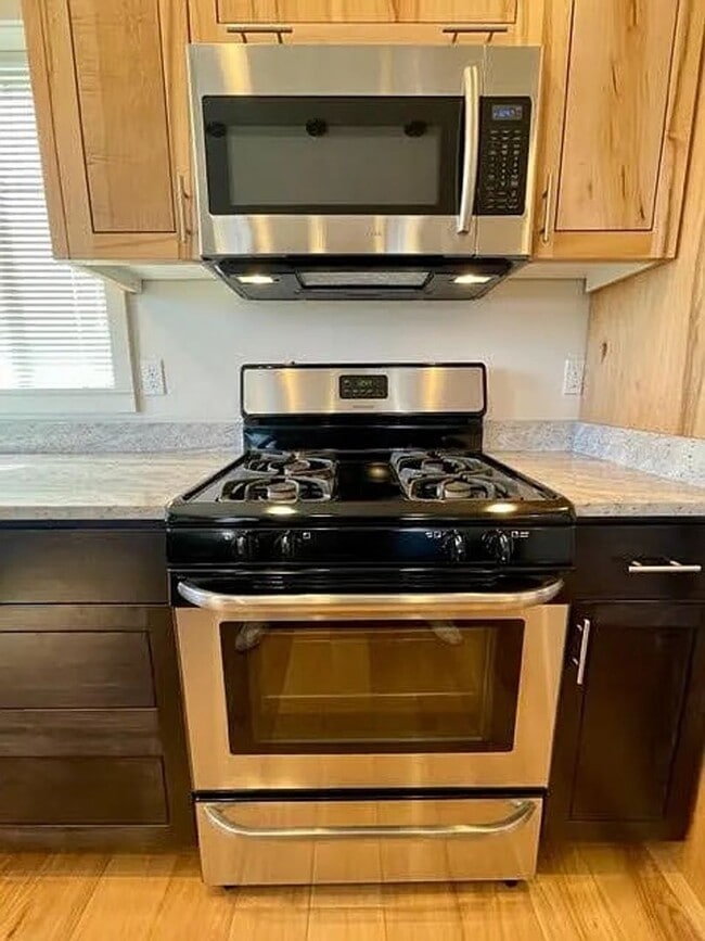 Building Photo - Two Bedroom Duplex | Available Early June