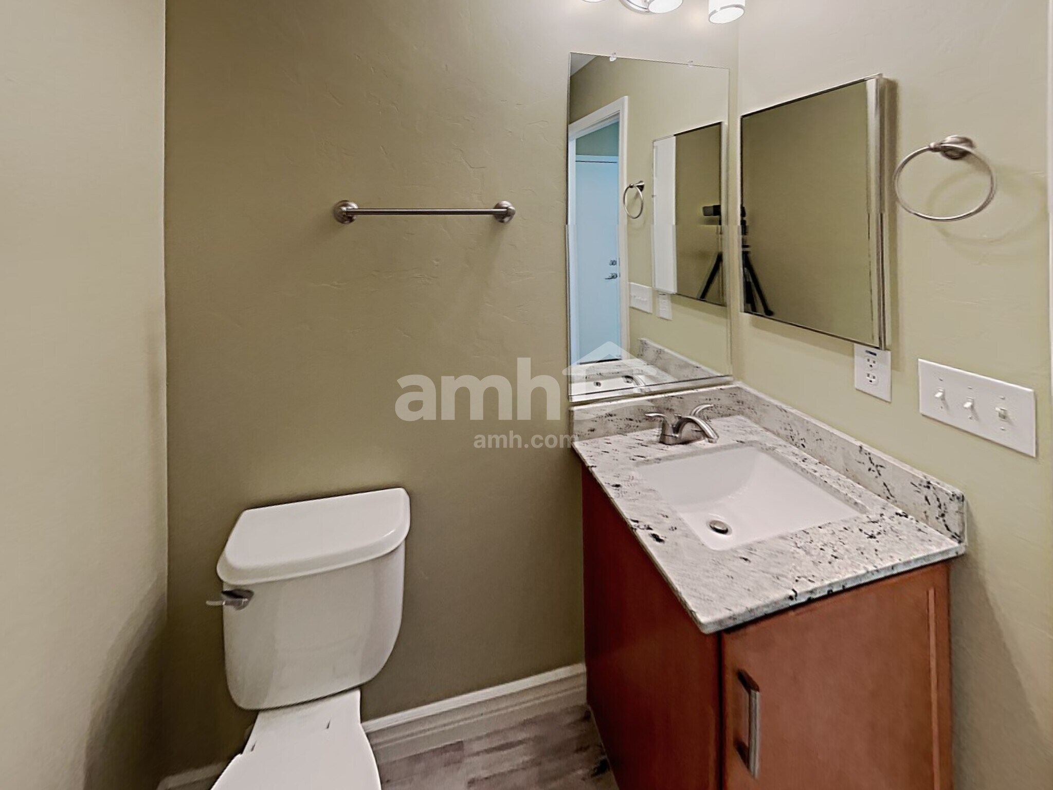 Building Photo - 8933 N Country Cove Tr