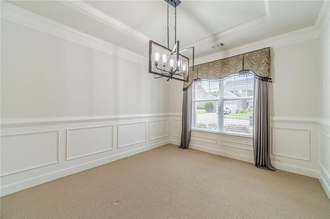 Building Photo - 2557 Staunton Dr