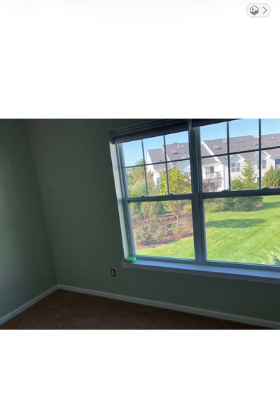 Building Photo - 32 Lorien Pl