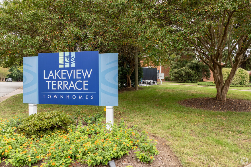 Community Entrance - Lakeview Terrace Townhomes