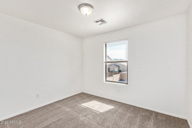 Building Photo - Spacious 3 bed, 2.5 bath in Maricopa