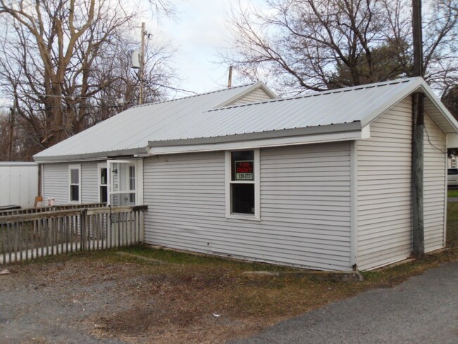 Building Photo - 5677 E Avon Lima Rd