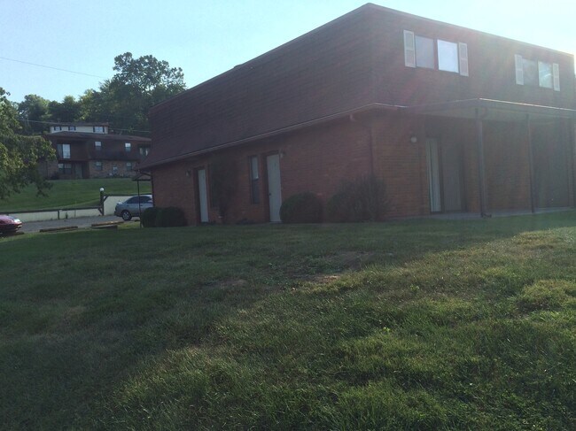 Primary Photo - 700 Cass St