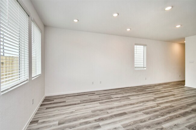 Building Photo - 7534 Linda Lk Ct