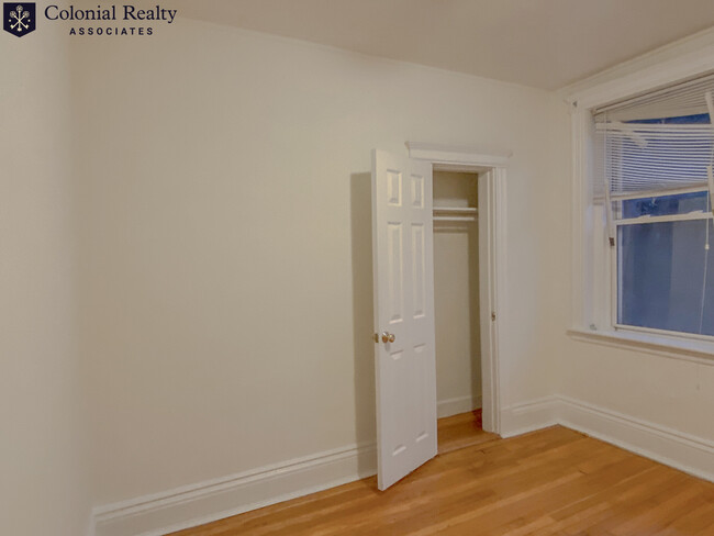 Building Photo - 6 Camelot Ct