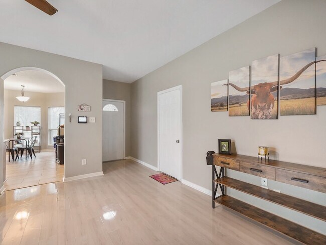 Building Photo - 4006 Raspberry Ct